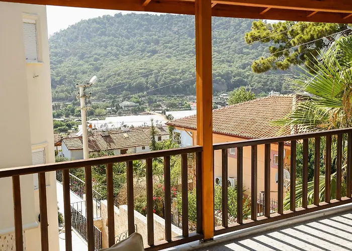 No 17 - Вилла Караоз