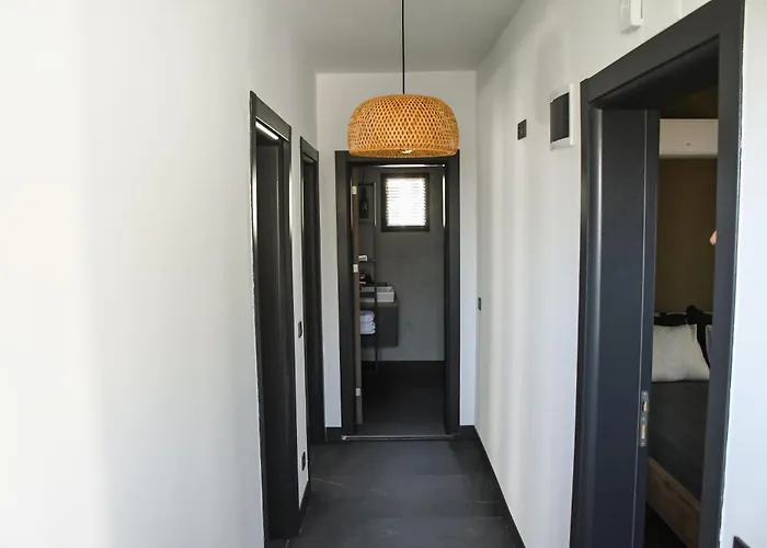 No 17 - * Караоз